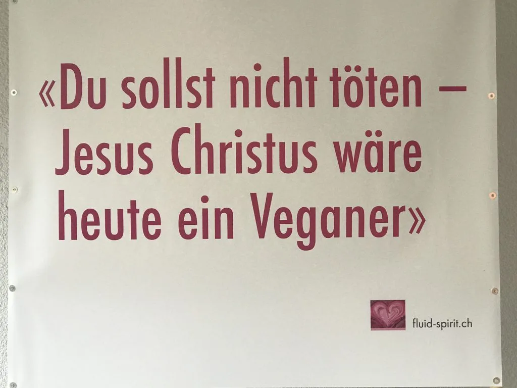 Spalier Stehen Vor Der Klosterkirche Einsiedeln 4