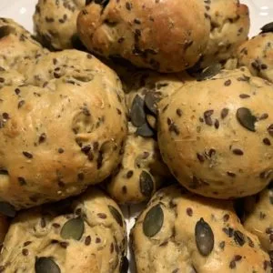 Kürbiskernbrötchen