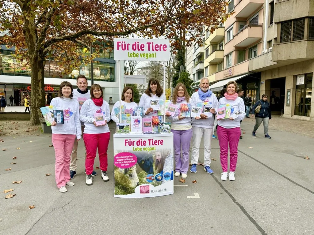 Point d’information sur le véganisme et sur l’immense souffrance animale de l’élevage de masse et d…